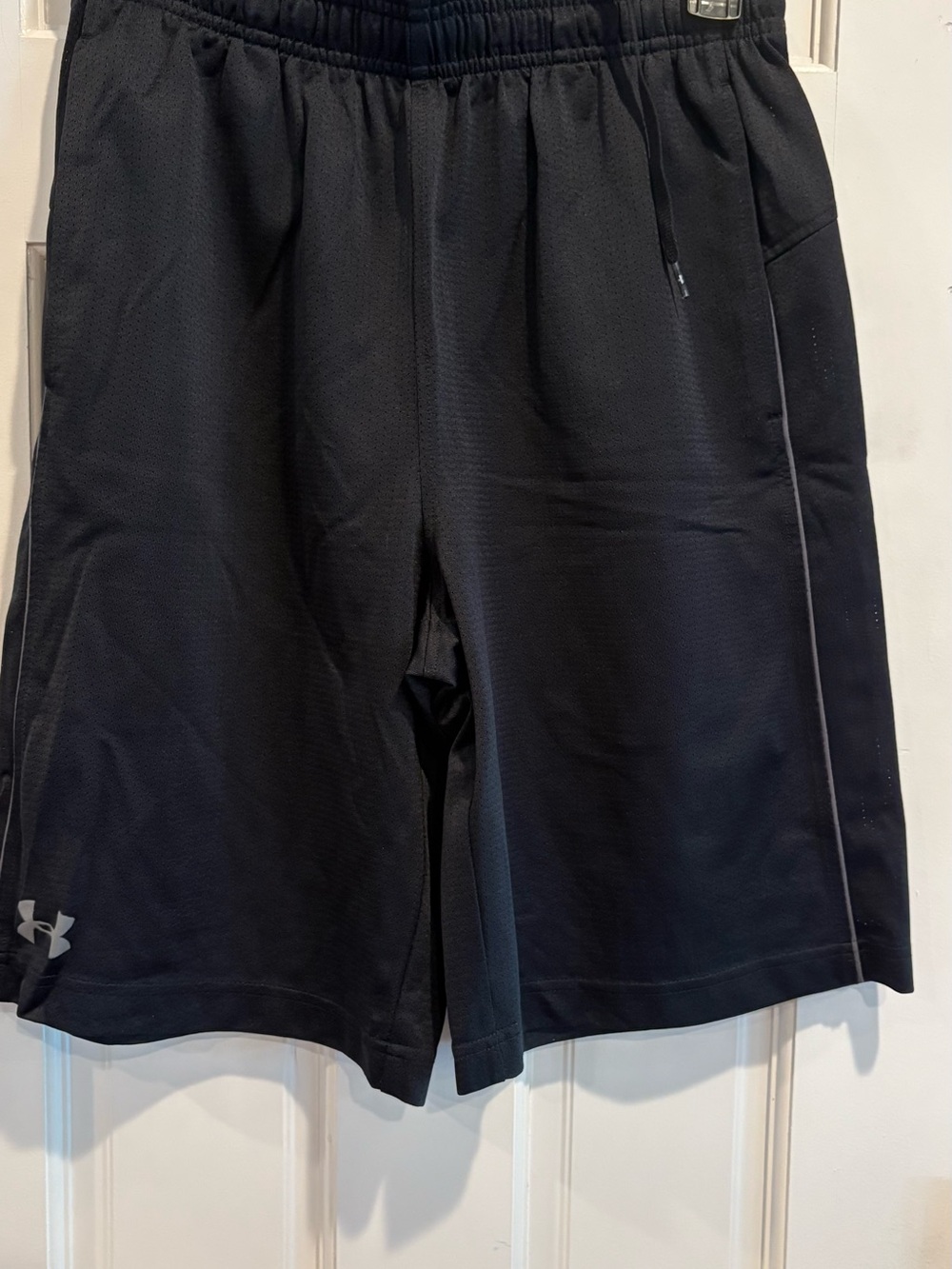 Under Armour Men’s Black Performance Athletic Shorts. Size Small